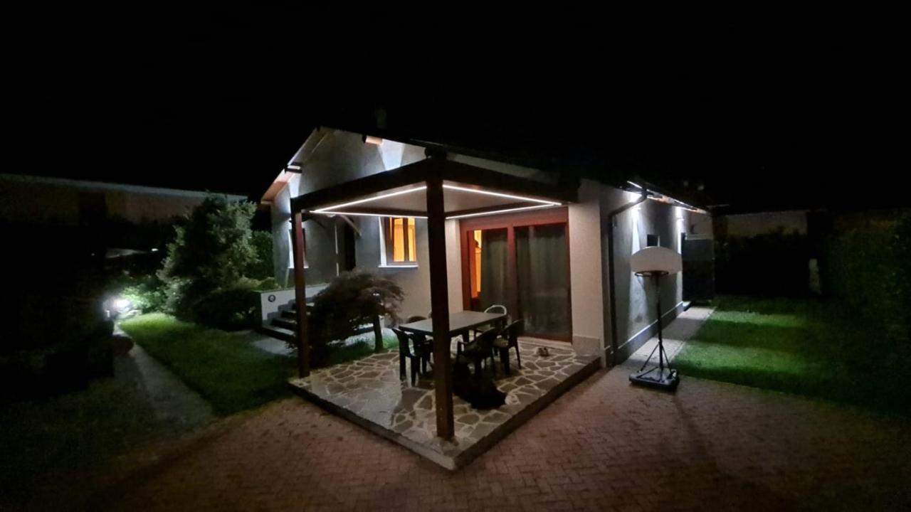 Villa Iris -Pet Friendly Stay - Garden - Private Parking- Bike Friendly Holiday House Colico Εξωτερικό φωτογραφία