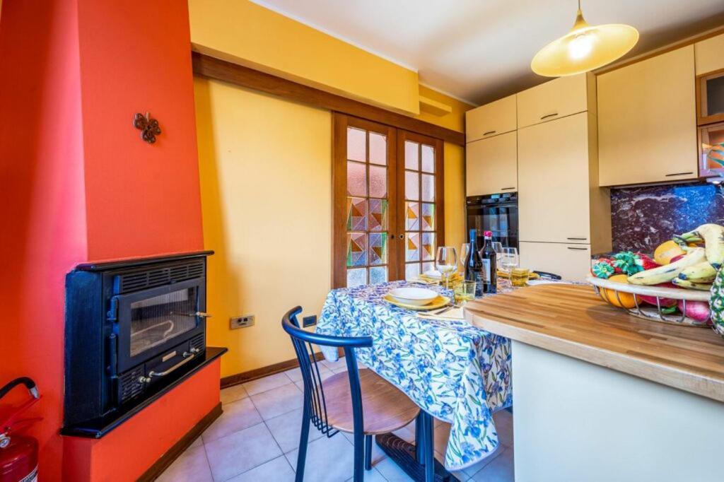 Villa Iris -Pet Friendly Stay - Garden - Private Parking- Bike Friendly Holiday House Colico Εξωτερικό φωτογραφία