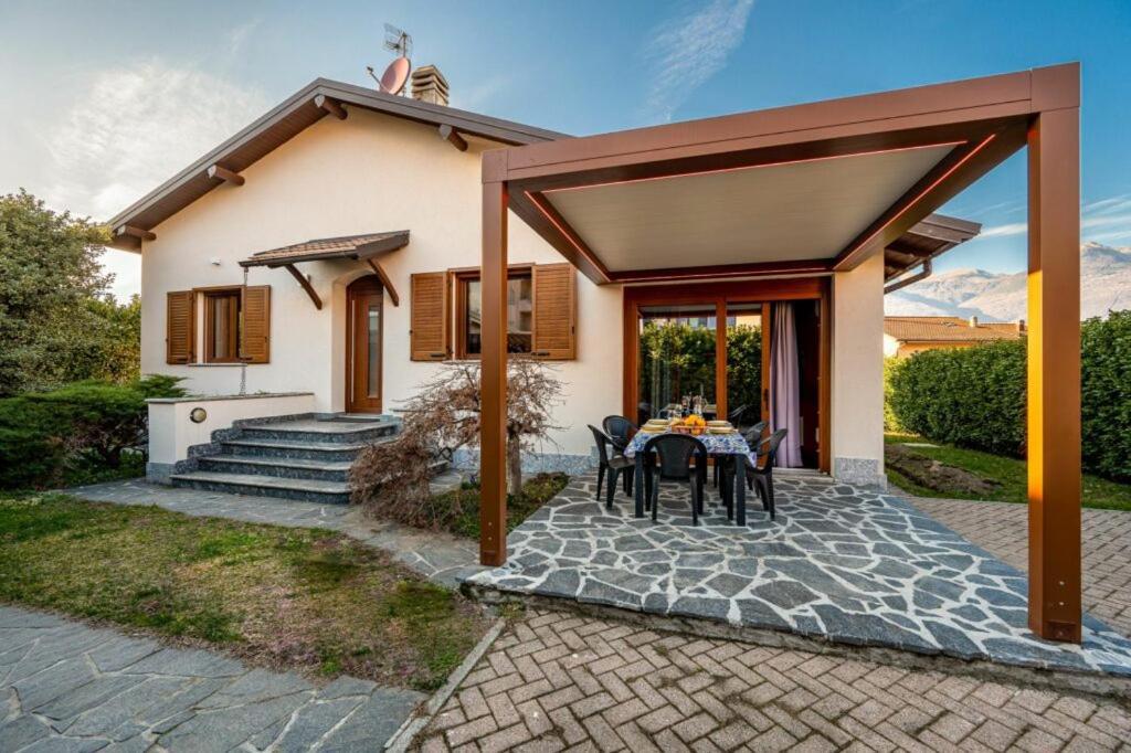 Villa Iris -Pet Friendly Stay - Garden - Private Parking- Bike Friendly Holiday House Colico Εξωτερικό φωτογραφία