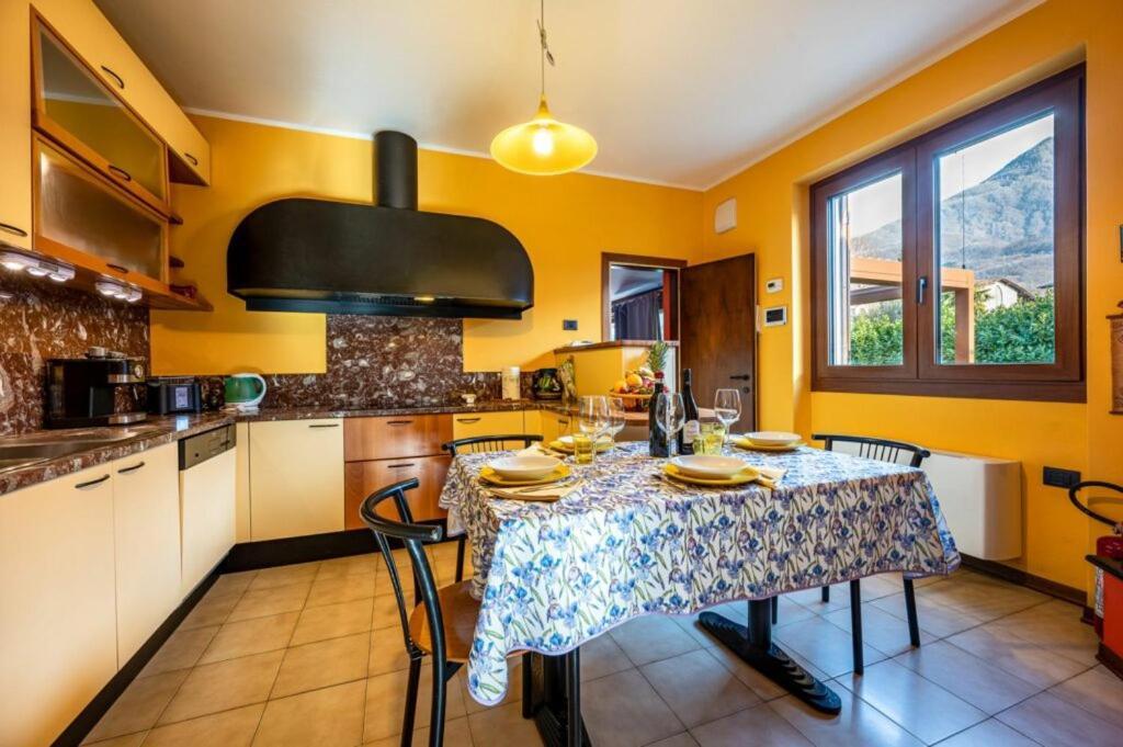 Villa Iris -Pet Friendly Stay - Garden - Private Parking- Bike Friendly Holiday House Colico Εξωτερικό φωτογραφία