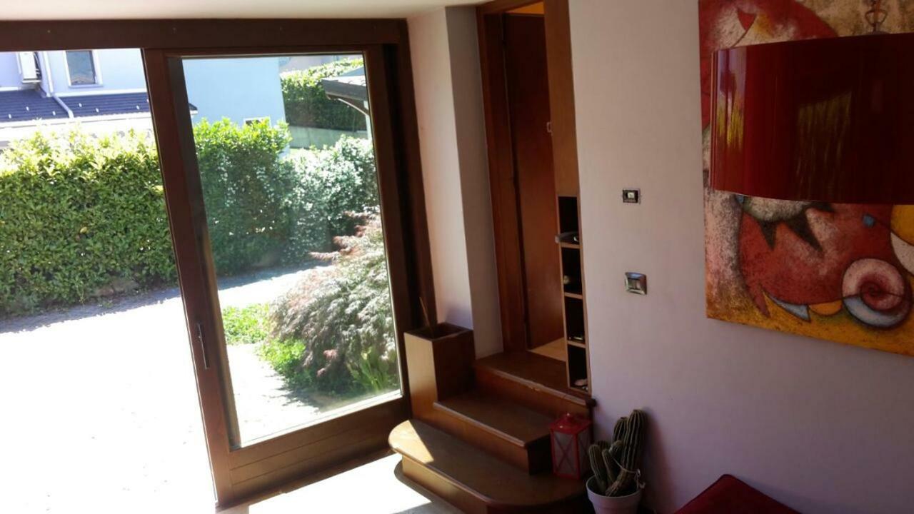 Villa Iris -Pet Friendly Stay - Garden - Private Parking- Bike Friendly Holiday House Colico Εξωτερικό φωτογραφία