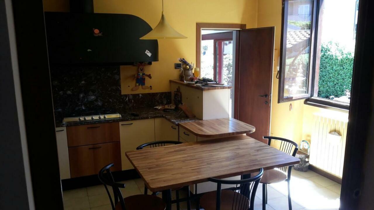 Villa Iris -Pet Friendly Stay - Garden - Private Parking- Bike Friendly Holiday House Colico Εξωτερικό φωτογραφία